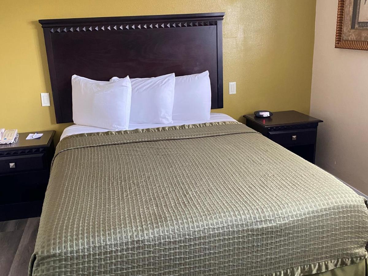 Travelodge By Wyndham Chatsworth Los Angeles Kültér fotó